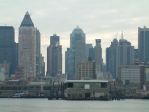 "NYC: La ciudad de los rascacielos y su museo": Explorando el Skyscraper Museum y la fascinación por los rascacielos​​.