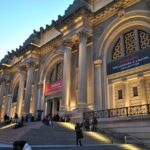 ¿Qué museos de Nueva York se pueden visitar de noche y qué ventajas tiene hacerlo?